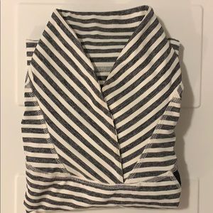 Vintage lululemon run tech top